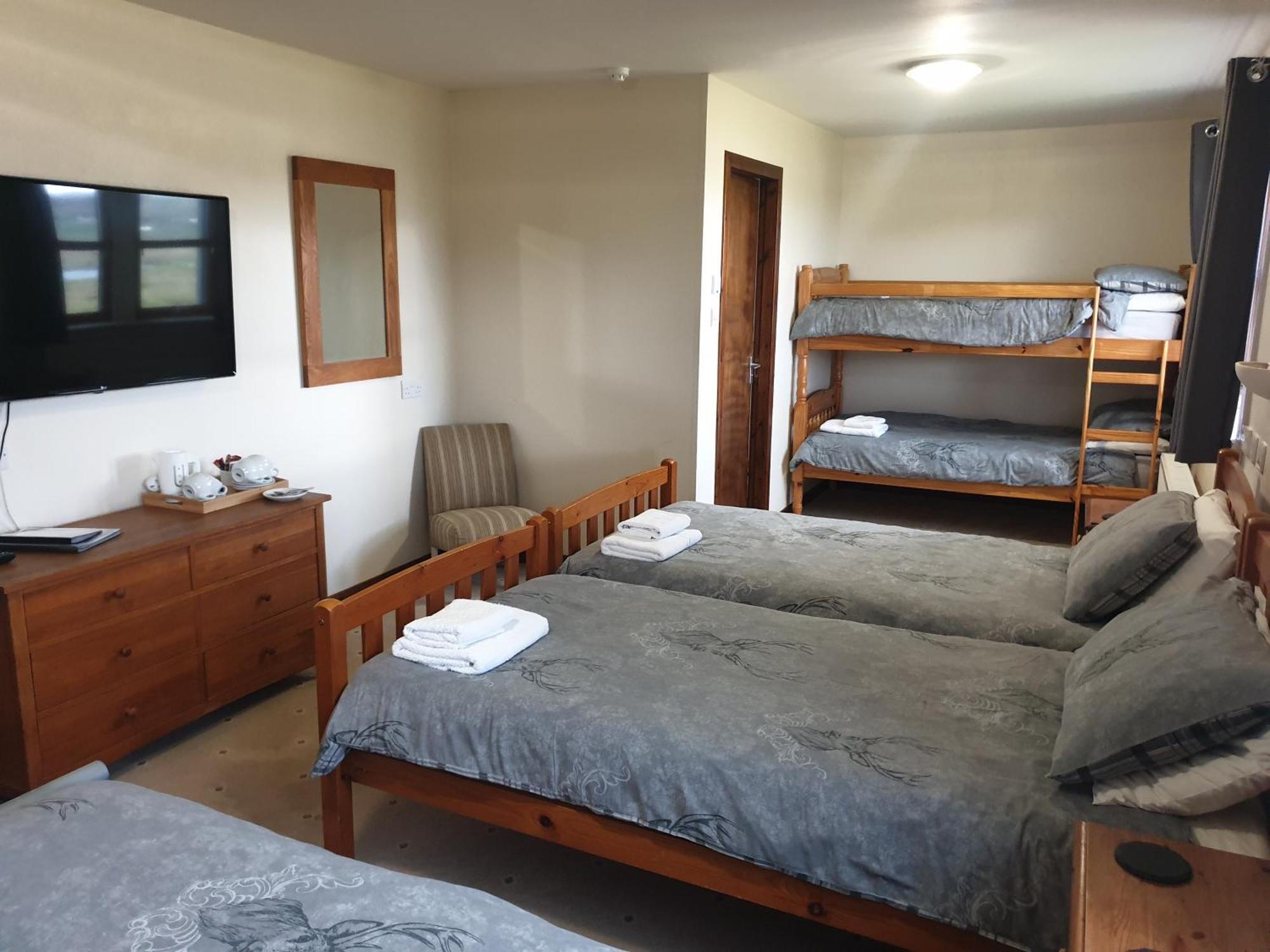 The Loch Erisort Hotel Balallan Екстериор снимка