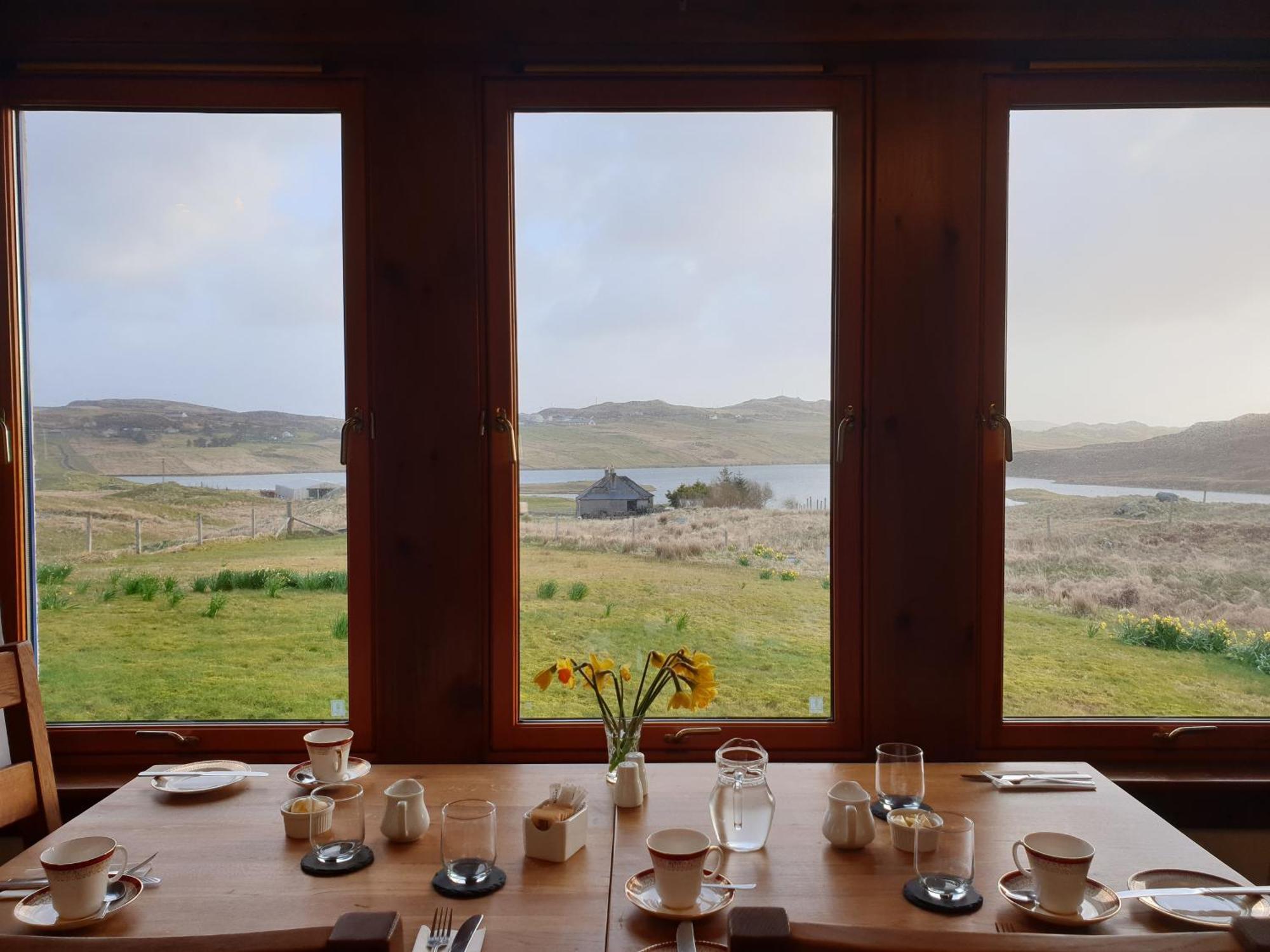 The Loch Erisort Hotel Balallan Екстериор снимка